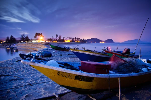 Malezya balıkçı tekneleri günbatımı — Stok fotoğraf
