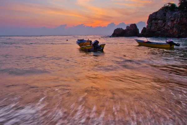 Malajské rybářské čluny sunrise — Stock fotografie