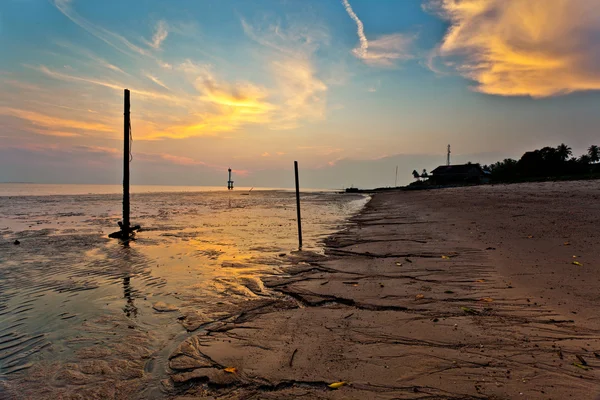 Puesta de sol en una playa en Malasia — Foto de Stock