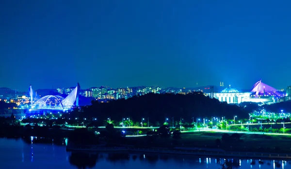 Asiatique ville urbaine vue au crépuscule — Photo