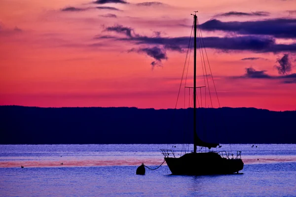 Silhouette yacht — Foto Stock
