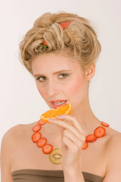 여성의 과일 — 스톡 사진