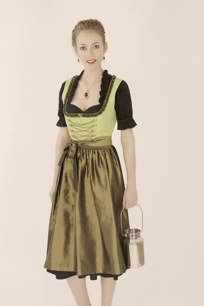 Bavarian dziewczyna kostium z Dzbanek mleka — Zdjęcie stockowe