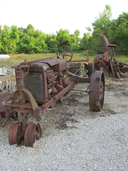 Tractor oxidado —  Fotos de Stock