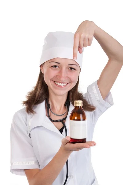 Atraente sorridente senhora farmacêutica — Fotografia de Stock