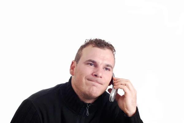 Мужчина разговаривает по мобильному — стоковое фото