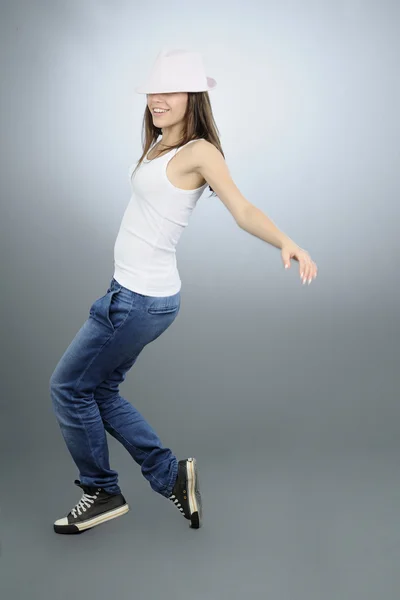 Seksowny tancerz ćwiczyć ruchy — Zdjęcie stockowe