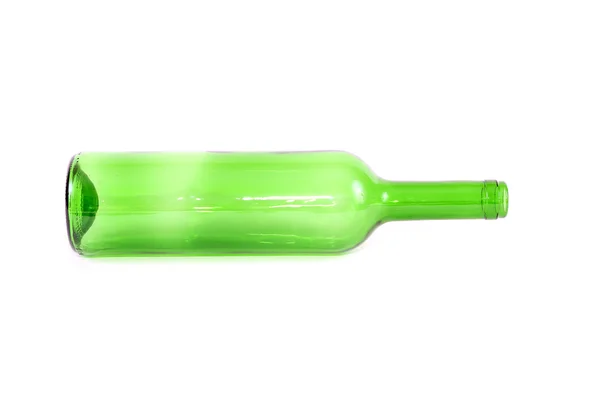 Пустая бутылка зелёного вина — стоковое фото