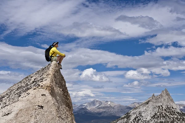 Hiker on the summit. — Stock Photo, Image