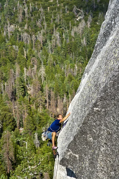 Climber ascending a difficult crack. — Stock Photo, Image