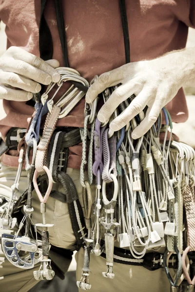 Klimmer organiseren van apparatuur. — Stockfoto