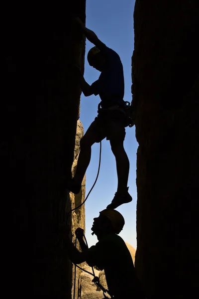 Csapat-a rock hegymászók. — Stock Fotó