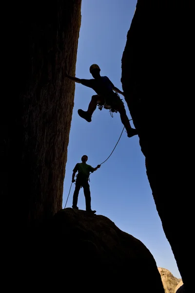 Team av rock klättrare. — Stockfoto