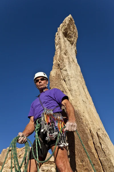 Muž horolezec. — Stock fotografie
