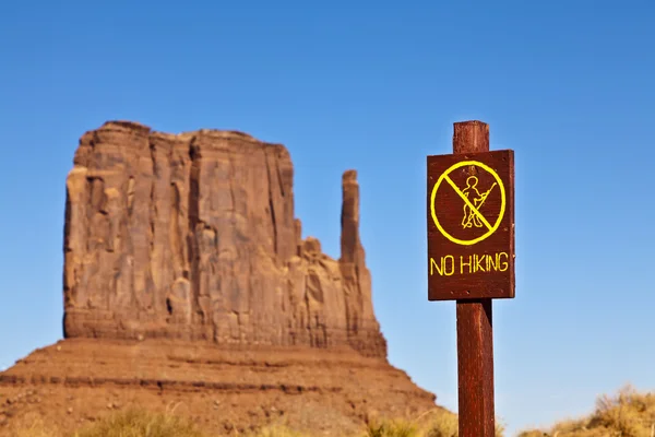 No hiking sign. — Stock Photo, Image