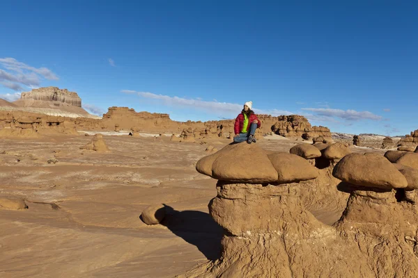 Excursionista en el desierto. —  Fotos de Stock