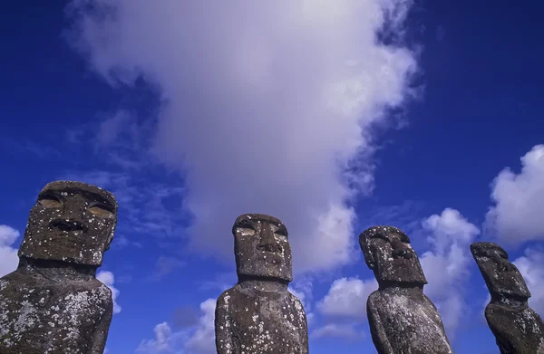 Paskalya Adası heykelleri. — Stok fotoğraf