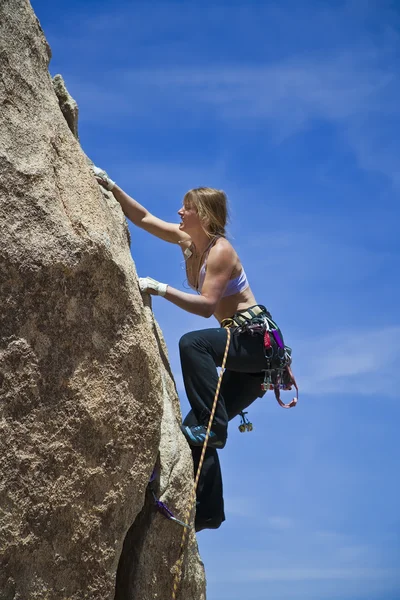Žena horolezec. — Stock fotografie