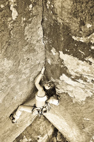 Žena horolezec. — Stock fotografie