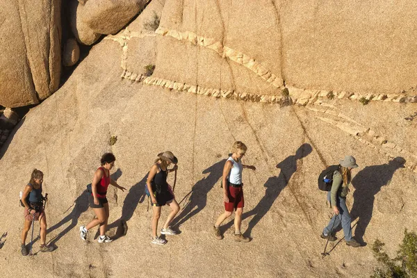 Group of women hiking. — Stock Photo, Image