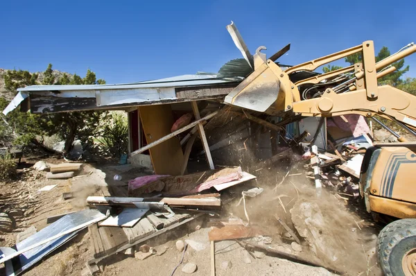 Huis wordt afgebroken. — Stockfoto