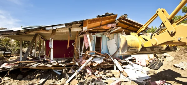Huis wordt afgebroken. — Stockfoto
