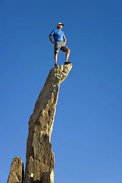 Man on the summit. — Stock Photo, Image