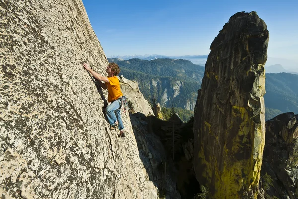 Bergsteiger erreicht. — Stockfoto