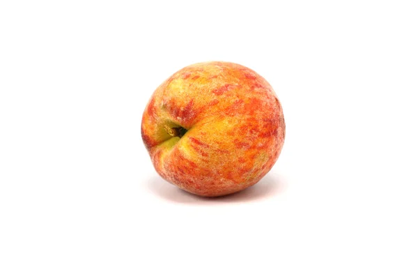 Pfirsich isoliert auf weißem Hintergrund — Stockfoto