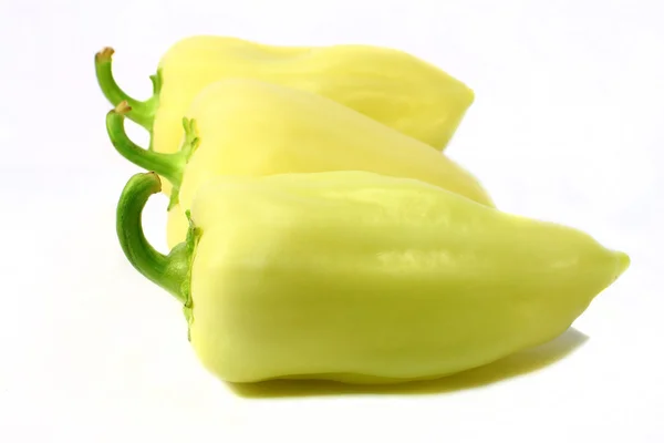 Πιπεριές απομονωμένες σε λευκό φόντο — Φωτογραφία Αρχείου