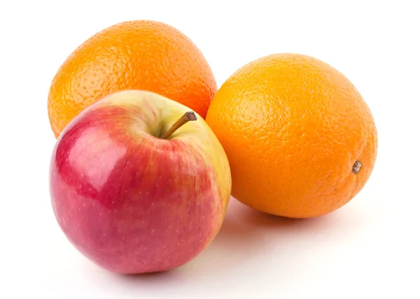 Zwei Orangen und saftige Äpfel — Stockfoto