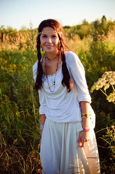Sonriente chica hippie —  Fotos de Stock