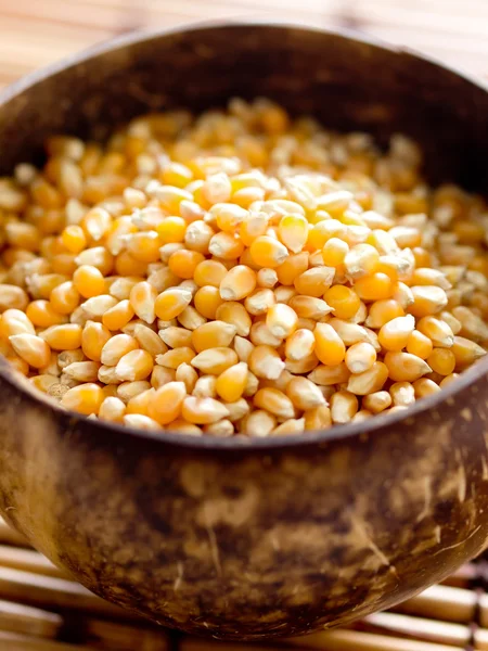 Tigela de grãos de milho — Fotografia de Stock