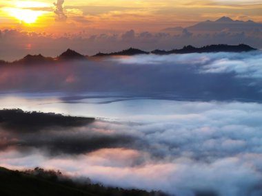 Sunrise Gölü batur üzerinde