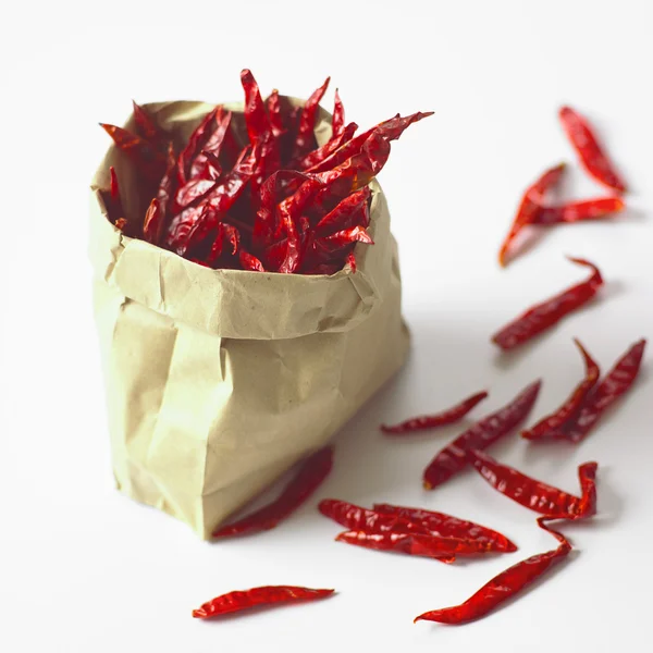 Saco de pimentões vermelhos secos — Fotografia de Stock