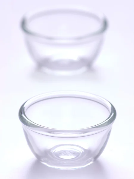 Paar van glazen kommen — Stockfoto