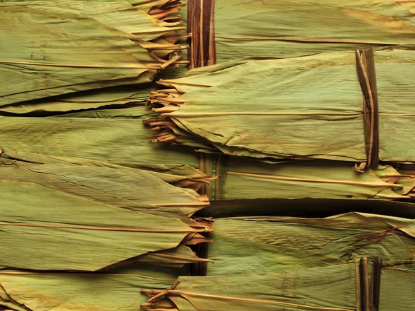Torkade bambu blad för förpackning av kinesiska kött dumplings — Stockfoto