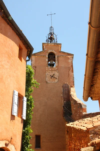 Roussillon - torre da igreja — Fotografia de Stock