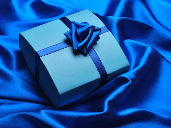 Blauwe geschenkdoos — Stockfoto
