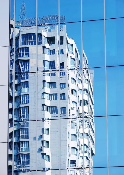 Reflexión del edificio . —  Fotos de Stock