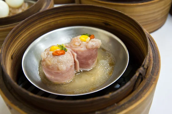 Dimsum in bamboo container closed up — Stock Photo, Image