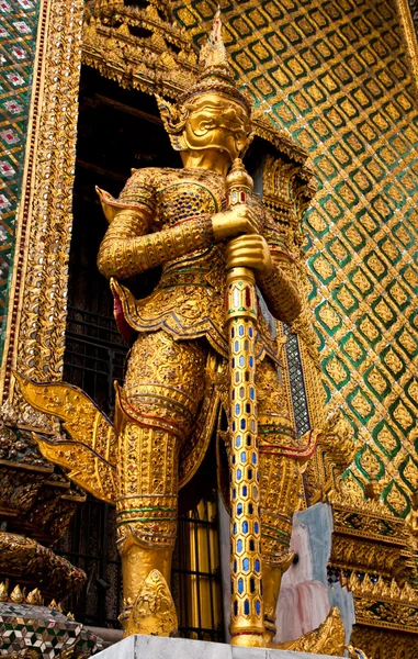 Golden Titan statue — Stock Photo, Image