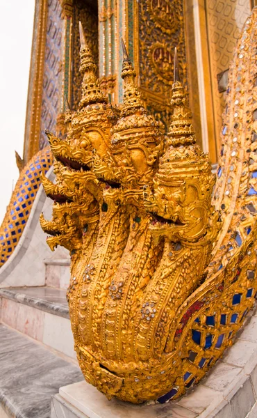 Head of golden naga stairs — Stock Photo, Image