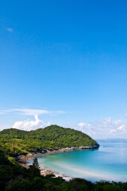 Tayland sol ve mavi gökyüzü güzel kıyısında