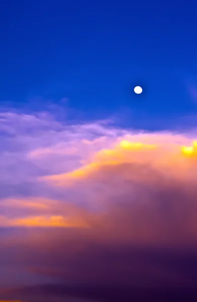 Beautiful sky and clouds with full moon in twilight time vertic — Stock Photo, Image