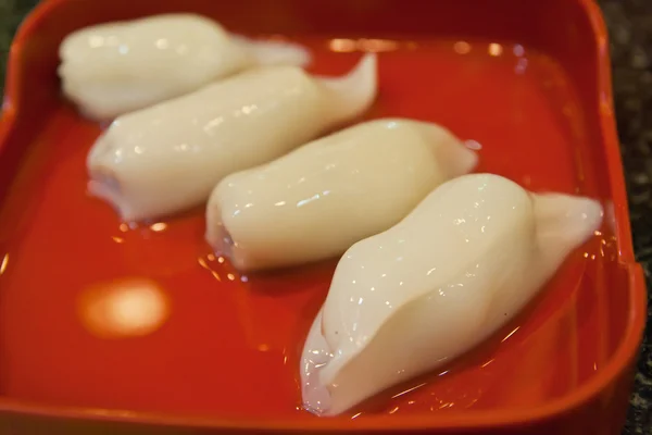 Calamari crudi farciti con carne di maiale tritata — Foto Stock
