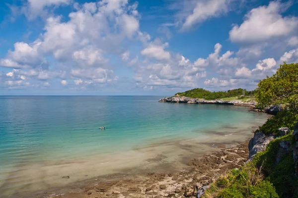 Güzel sahil ve Tayland yatay mavi gökyüzü — Stok fotoğraf