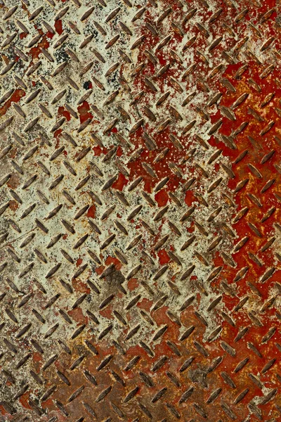Roestige rood en wit metalen plaat textuur verticale — Stockfoto
