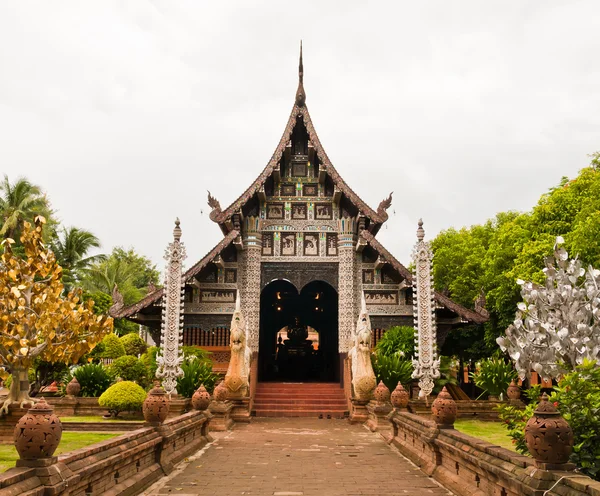 Severní thajském stylu buddhistické chuch — Stock fotografie