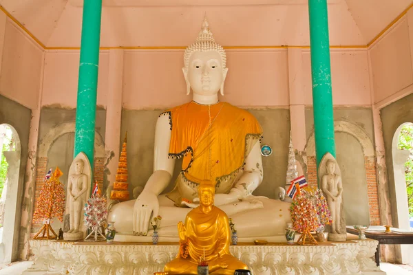 Статуя Белого Будды — стоковое фото